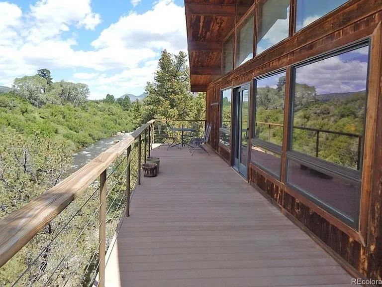 Mount Harvard Cir — Photo 2