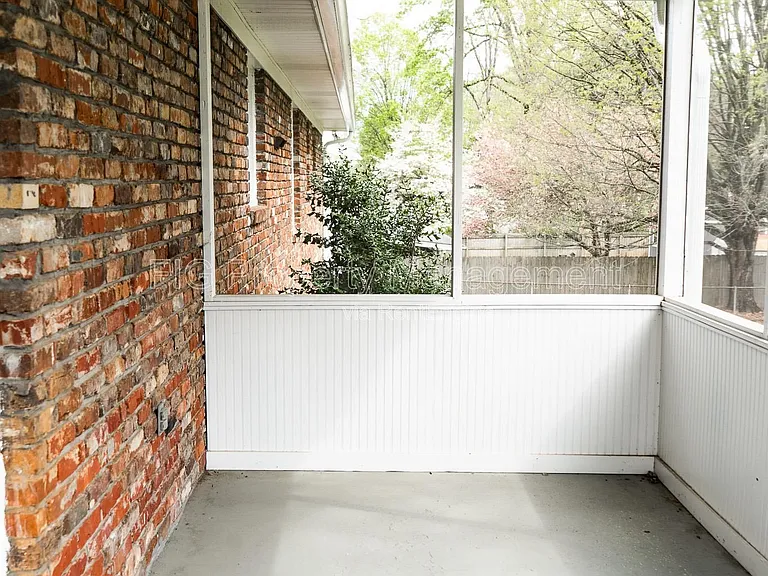 4200 Crestfield Rd — Photo 4