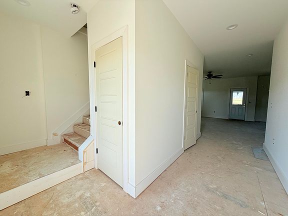 2nd image of 853 Denali Dr