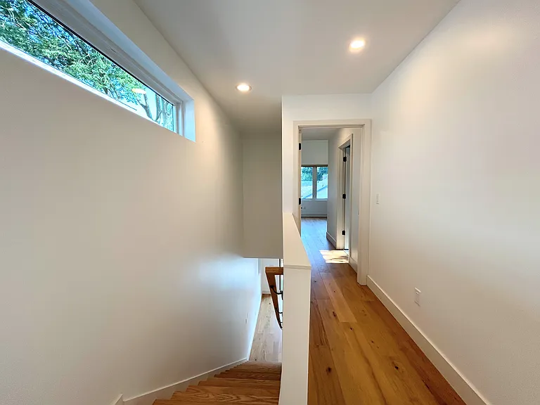 1003 E Washington St — Photo 17