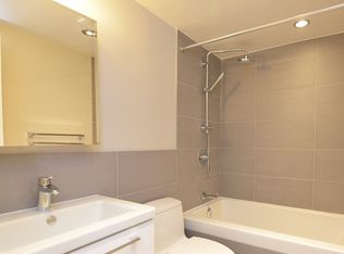 230 Oak St #50025A-505, Toronto, ON M5A2E2