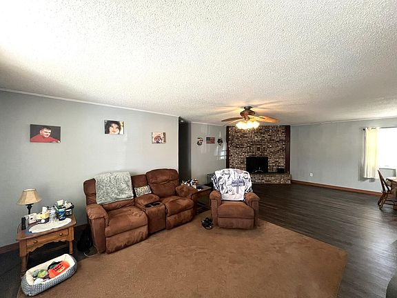 2nd image of 1623 W Commercial Street