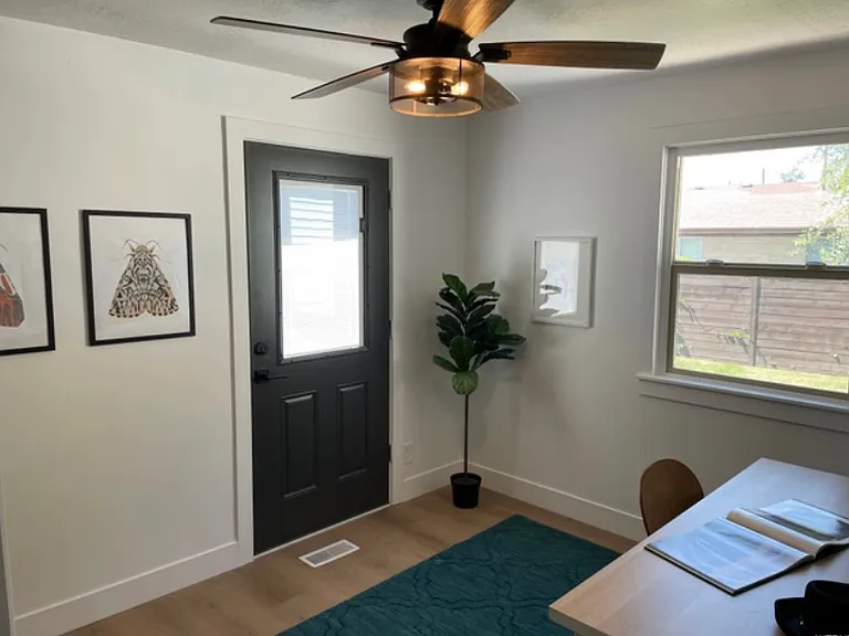 1423 E Vine St — Photo 7