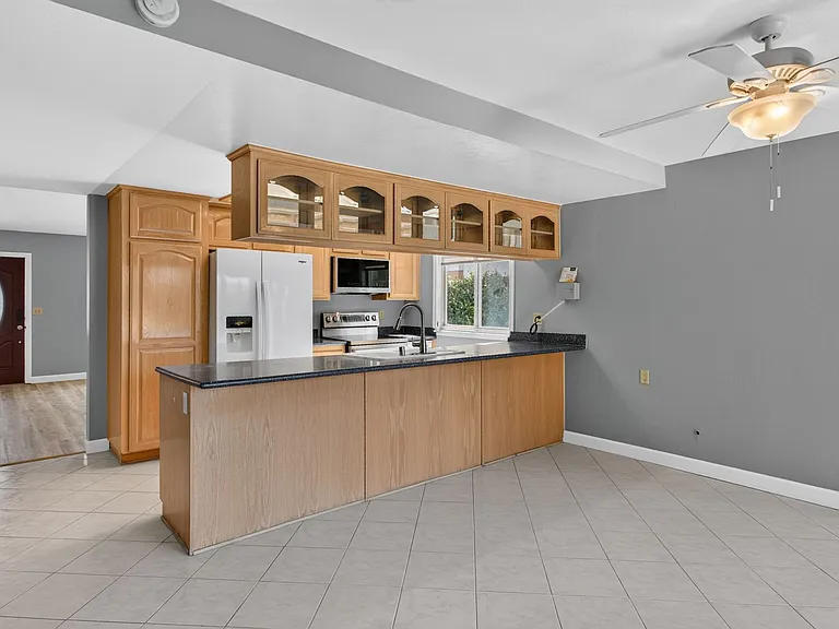 2372 Apple Tree Dr — Photo 7