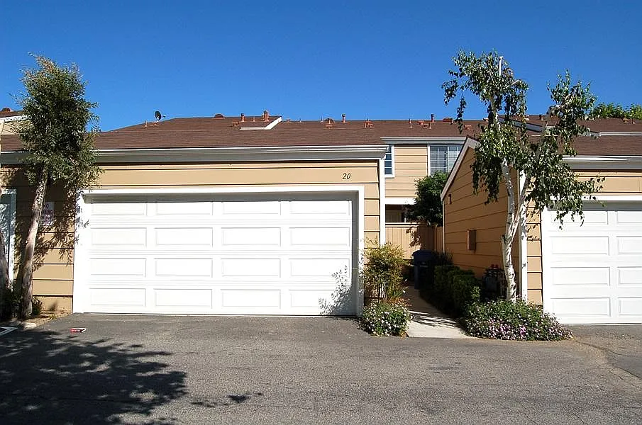 2 bed, 1009 sqft, $2,750 — Photo 2