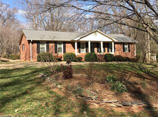 185 Waddington Rd, Clemmons, NC 27012