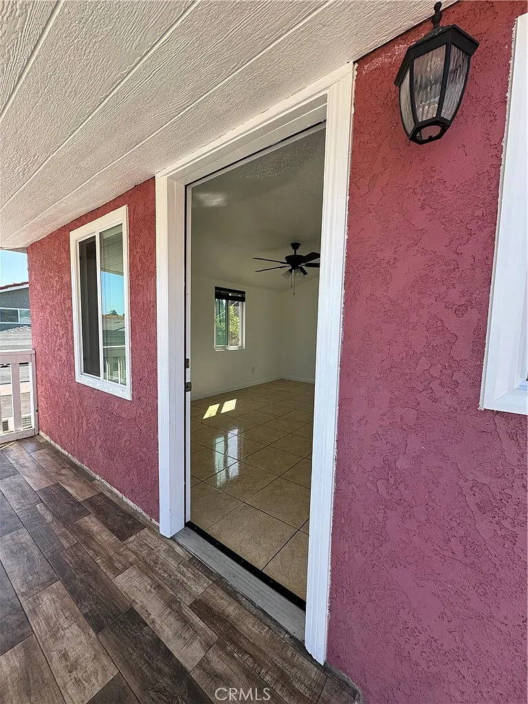 1 bed, 330 sqft, $1,900 — Photo 4