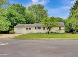 2 Westwood Dr, Howell, NJ 07731