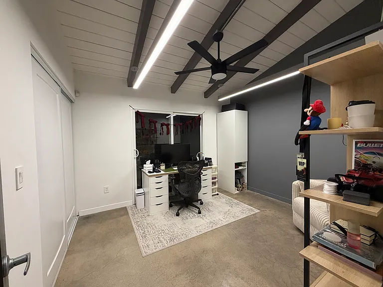 22701 Martha St — Photo 33