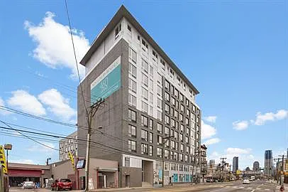 460 Grand — Photo 35