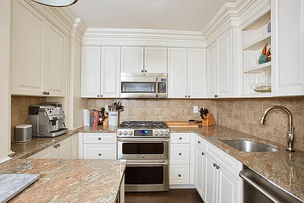 Sold by Compass | media 6