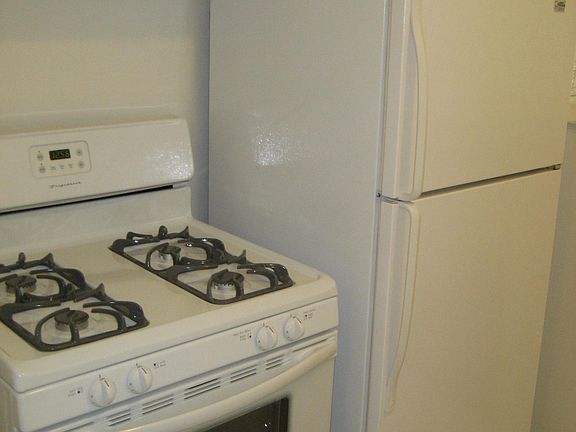 5th image of 1010 10th St Lowr #
