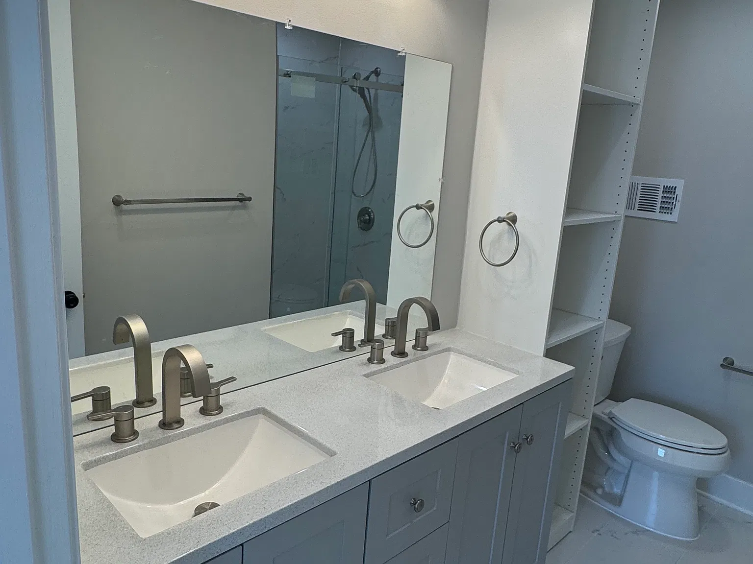 4 bed, 3.5 bath, 2050 sqft, $4,295 — Photo 3