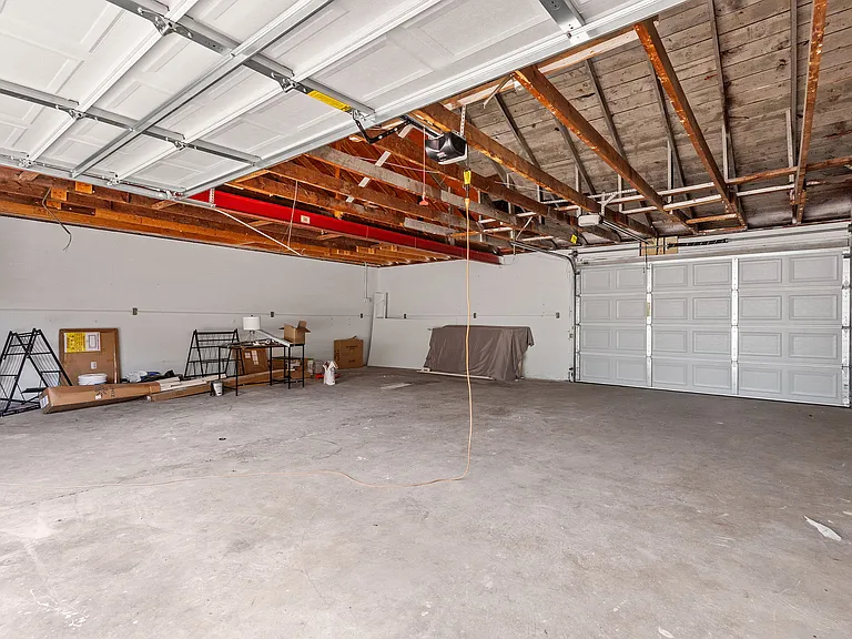 6039 Jackson Ave — Photo 17