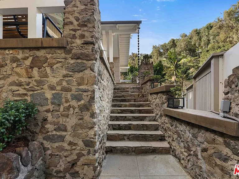 8050 Jovenita Canyon Dr — Photo 3