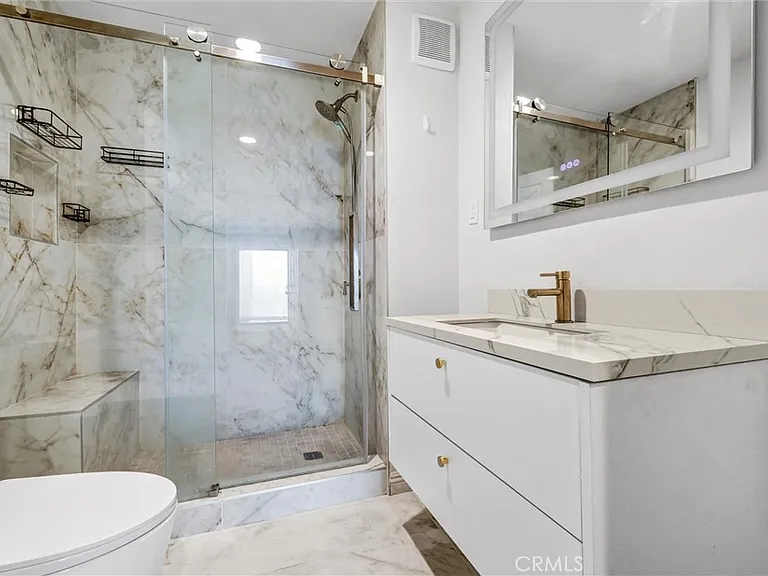 1360 Baja St #A — Photo 14