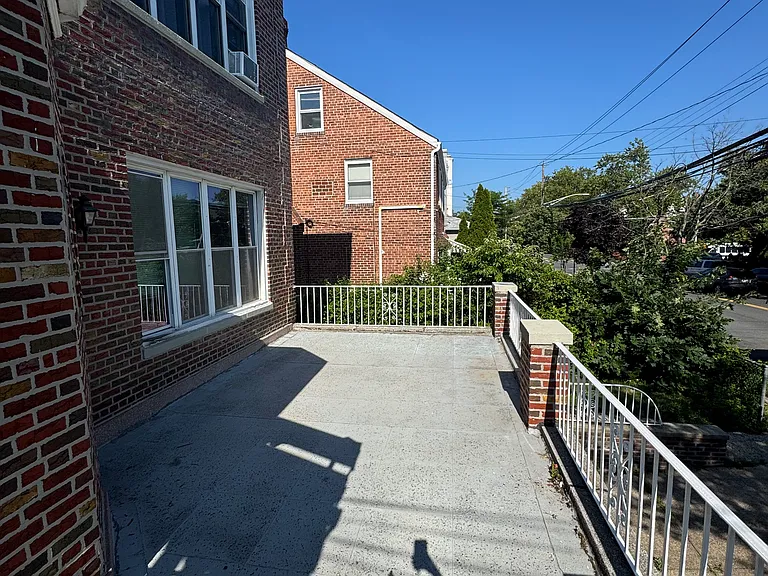 1081 Mace Ave #1A — Photo 5