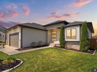 6516 Julia Cir, Lincoln, NE 68516