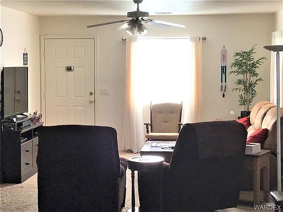 2nd image of 1582 Villa Ln