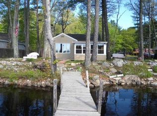 32 N Shore Rd, Sandown, NH 03873