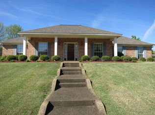 212 Brook Ave, Starkville, MS 39759