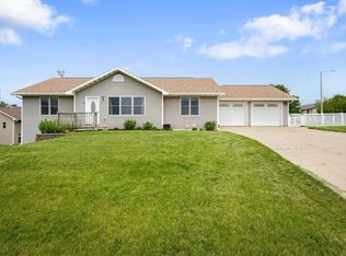 304 E Madison St, Dodgeville, WI 53533