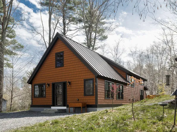 22 Oceanside Avenue W, York, ME 03909