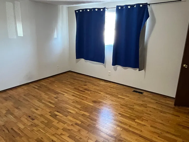 1703 Windsor Dr — Photo 8