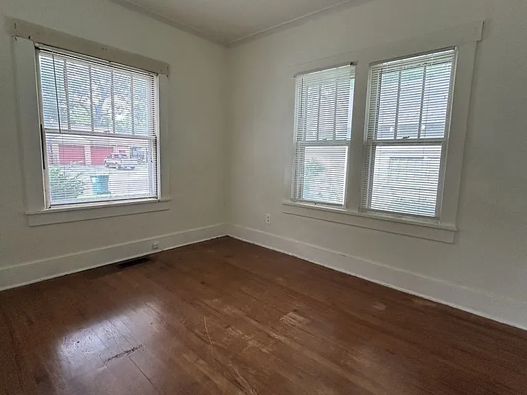 201 W Madison St — Photo 7