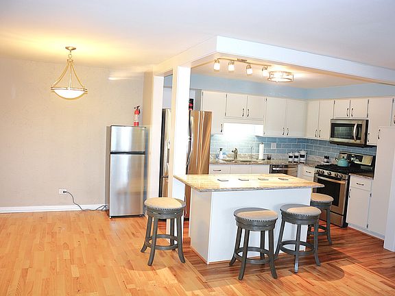 5th image of 7650 W Lawrence Ave Unit 312