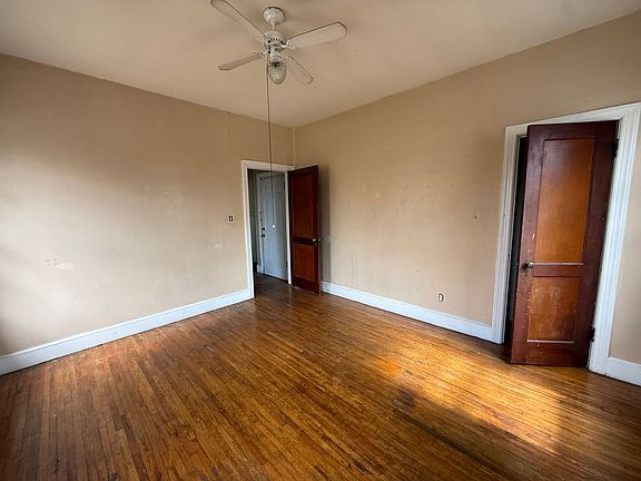 2nd image of 213 Wilson St NE #4