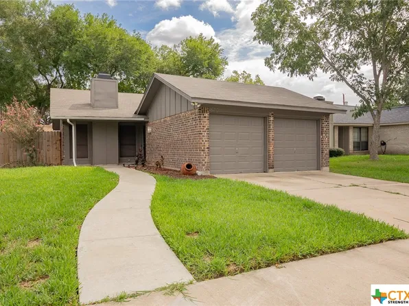 420 Londonderry Dr, Victoria, TX 77901