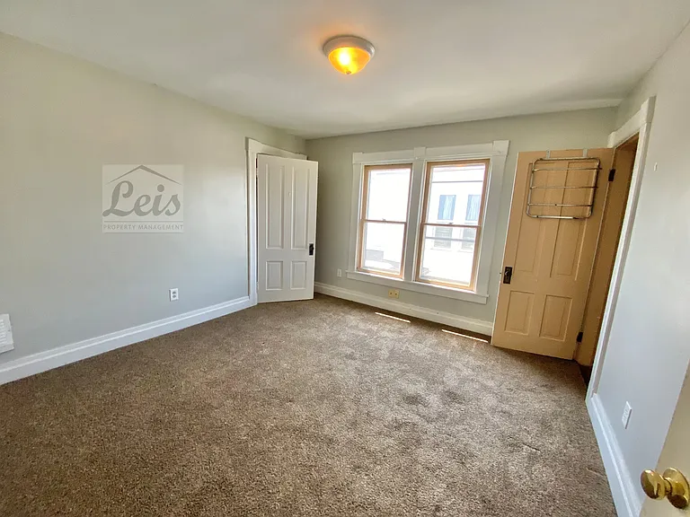 918 W Greene St — Photo 20