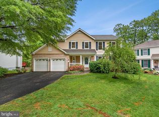 1435 Fishers Mill Ct, Herndon, VA 20170