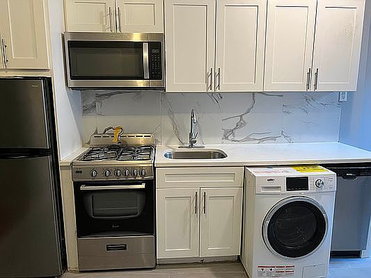 1st image of 319 E 115th St APT 1A