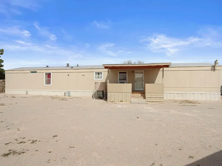 505 Ricky Zelt Dr — Photo 1