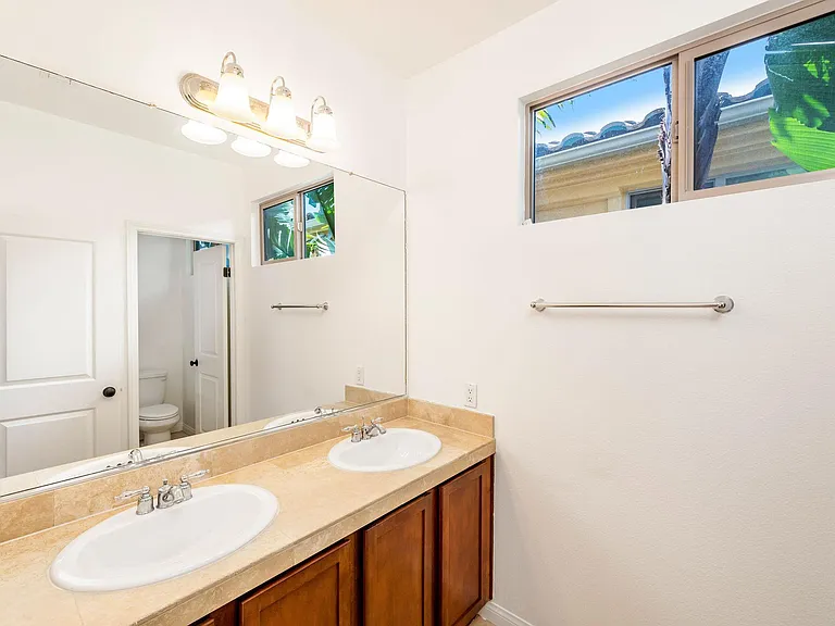 13458 Roselle Ave — Photo 14