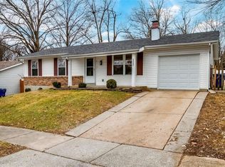 12157 La Padera Ln, Florissant, MO 63033