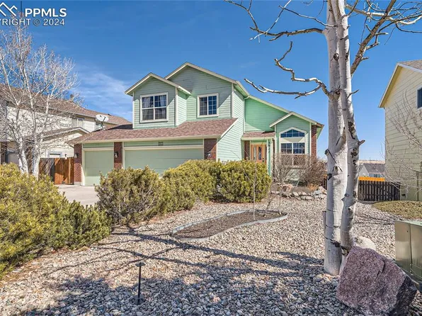 3911 Roan Dr, Colorado Springs, CO 80922
