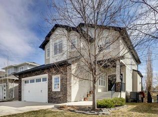 1233 W Hillcrest Manor Est, Strathmore, AB T1P 1X1