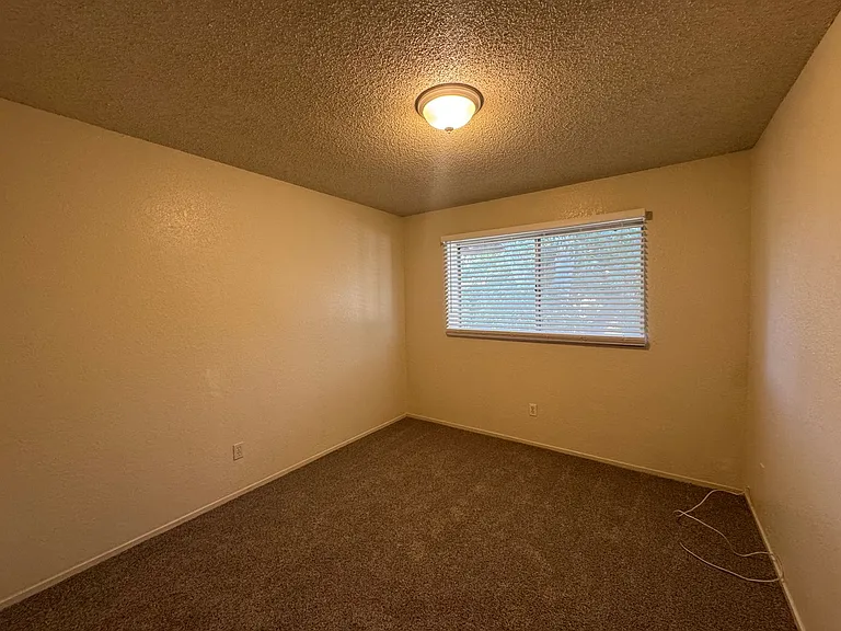 4208 White Ln — Photo 6