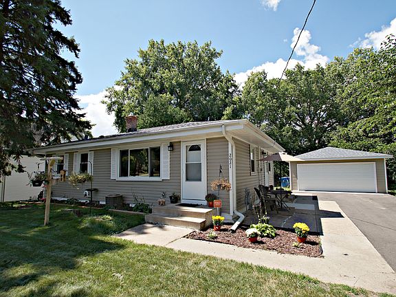 2nd image of 2021 7th St N