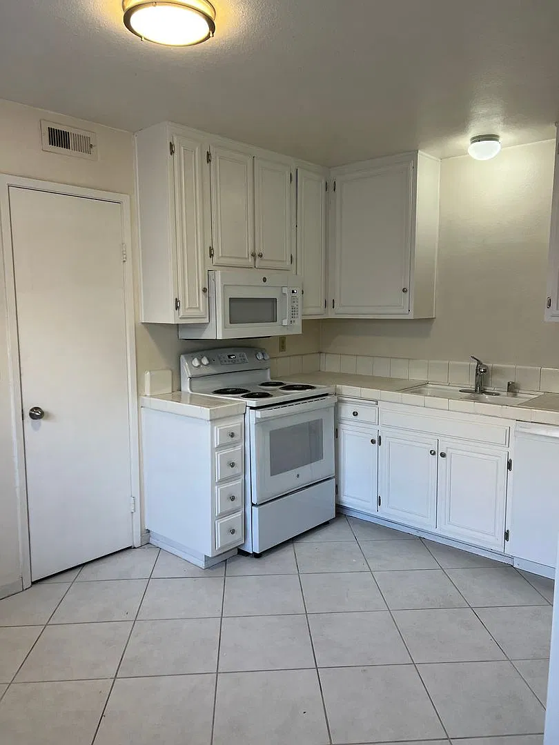 3 bedroom 2 bath townhouse for rent — Photo 3