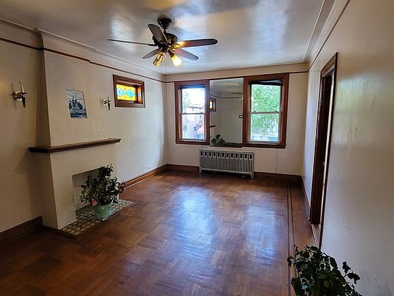 3rd image of 2213 Holland Ave