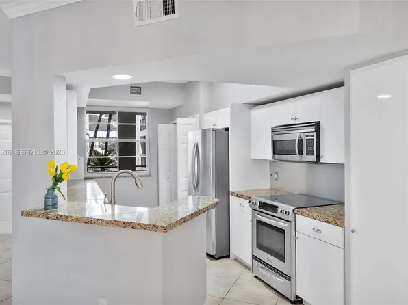 3215 NE 184th St, Aventura, FL
