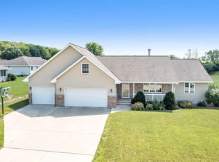 2565 Faldo Ln, Green Bay, WI 54311