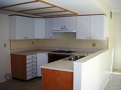 2nd image of 1428 Long St