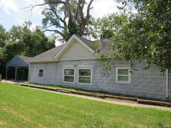 3607 Falling Springs Rd, Cahokia, IL 62206