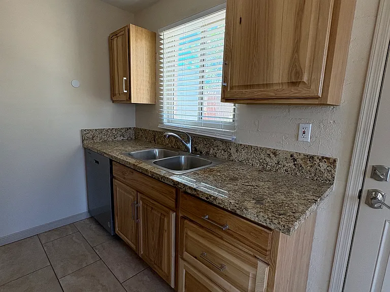 4648 E Fairmount St #2 — Photo 4