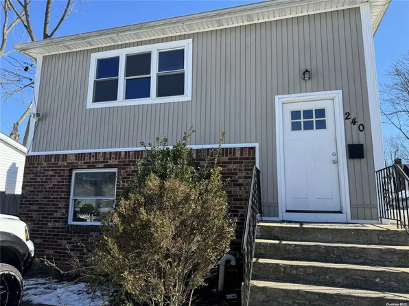 240 Brook Street, Westbury, NY 11590